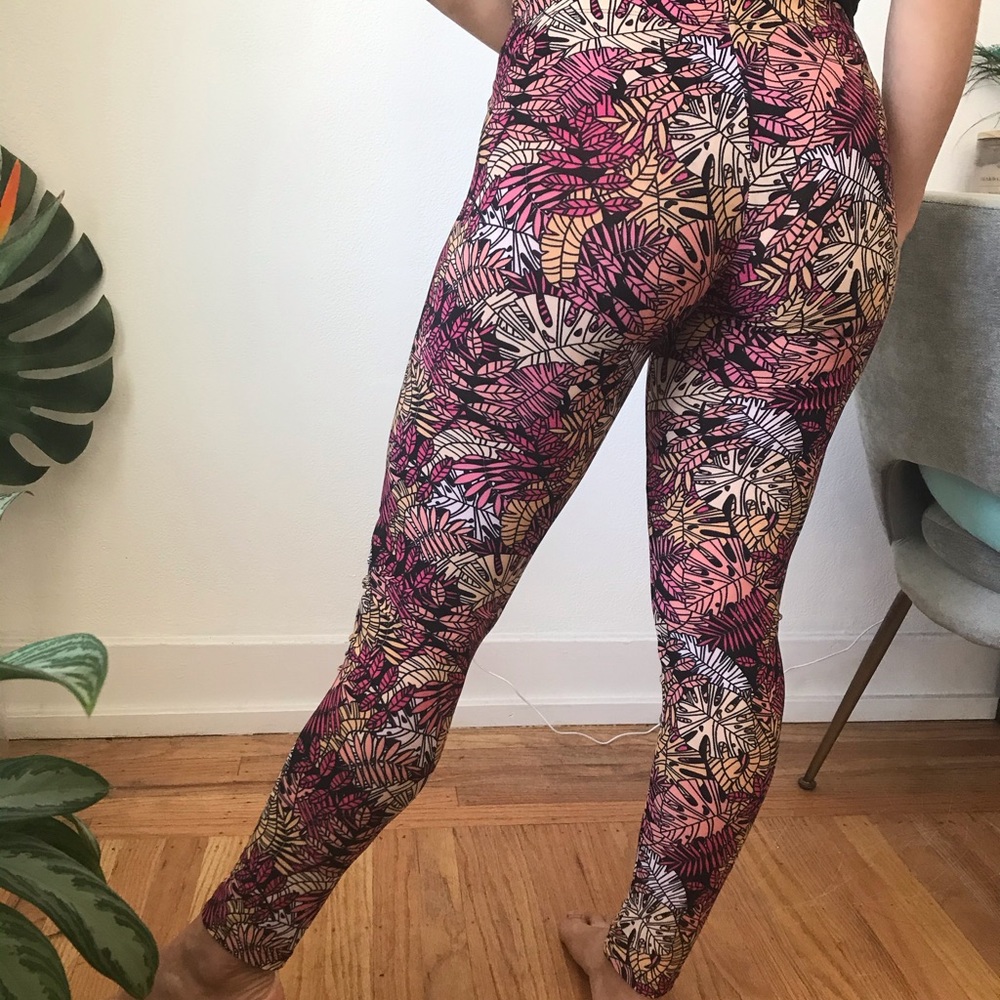 Tropical pattern leggings